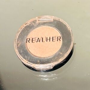 RealHer Soft Tan Eyeshadow (Incomparable) color